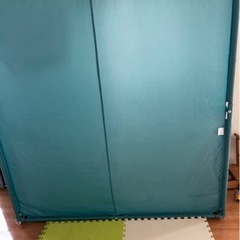 ベビーサークル ベビーフェンス HDPE扉付き 大型 滑り止め吸盤付きの画像