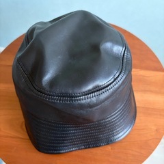 レザーバケットハットの画像