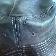 レザーバケットハットの画像