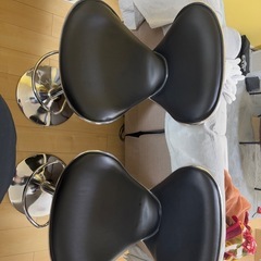 椅子　二脚の画像