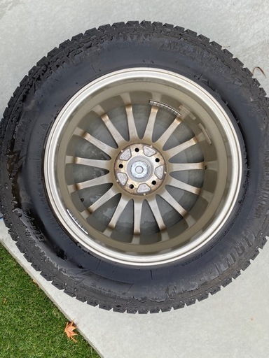 【値下げしました】ブリヂストン　スタッドレスタイヤ　225/65R17