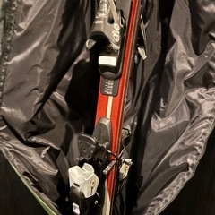 スキー板、ブーツの画像