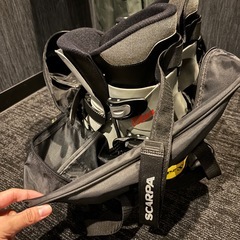 スキー板、ブーツの画像