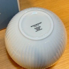 B7128【ウエッジウッド】ホワイトフォリア ベース 13cmの画像