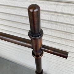 ① アイアン ハンガーラック ブロンズ　キャスター付きの画像