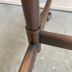 ① アイアン ハンガーラック ブロンズ　キャスター付きの画像