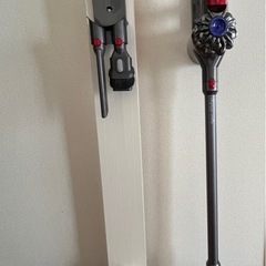 ダイソンV8 コードレスクリーナーの画像