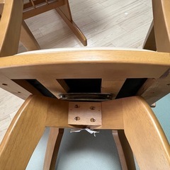 ダイニングテーブルと椅子4脚のセットの画像