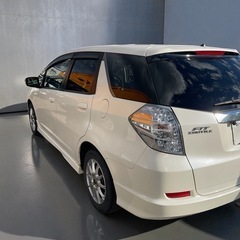 フィットシャトルの画像