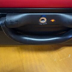 ESCAPE'S 赤色キャリーケース Mサイズ 鍵付きの画像