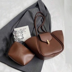 大容量トートバッグ　カジュアル ショルダーバッグの画像