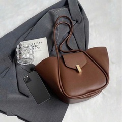 大容量トートバッグ　カジュアル ショルダーバッグの画像