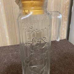 プーさんのダイカットクッション(布団にもなる)
とガラスウォーターポットの画像