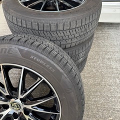 ブリジストンブリザックvrx2スタッドレスタイヤ4本セット
の画像