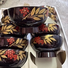 少し多い目　お椀の画像