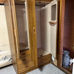 ★レトロな衣装タンス★の画像