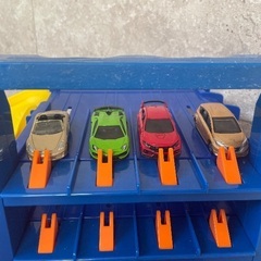 トミカスライダーパーキング50　写真のトミカ23台付きの画像