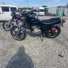 GN125カスタム！社外マフラーつきの画像