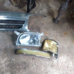 100系ハイエースバン　ライト周りの画像