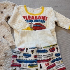 90サイズ　冬パジャマセットの画像