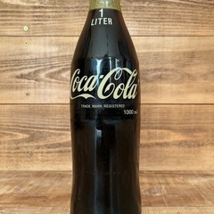 B②  希少！1リットルコカコーラ　瓶ボトル　未開封　ガラス　Cola 昭和　レトロ　コレクションの画像