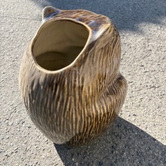 陶器　フクロウの傘立ての画像