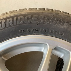 スタッドレスタイヤ　ブリヂストンブリザックVRX3の画像