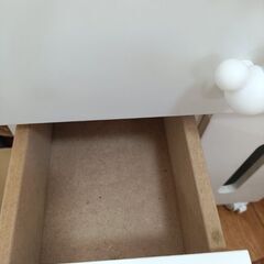 キャスター付きドレッサーの画像