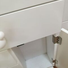 キャスター付きドレッサーの画像