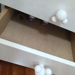 キャスター付きドレッサーの画像