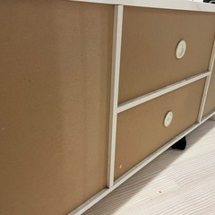 テレビボードの画像