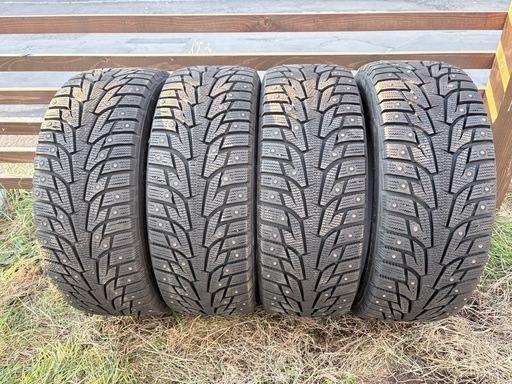 バリ溝　215/45R17 スパイクタイヤ　ハンコック ipike RS