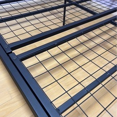 ダブルベッドフレームの画像