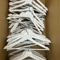 IKEAの木ハンガー　ホワイト　の画像