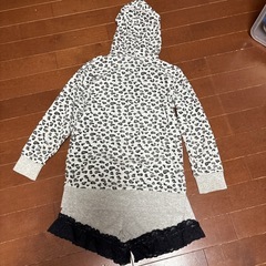 女の子130cm 上下セットの画像