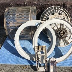 洗濯機の分解クリーニング行っています！配送設置込み　2020年製　ハイアール4.2K洗濯機　分解クリーニング済み！！の画像