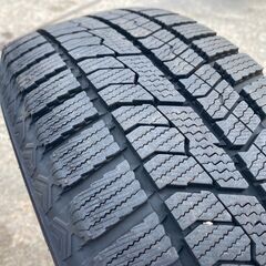 プリウス‼️スタッドレス‼️195/65R15‼️超高年式‼️東北6県無料配送対応‼️爆安‼️最終値下げ‼️①超超超バリ溝❗ 国産トーヨータイヤ❗ アルミ付き 国産 タイヤ !! スタットレス　スタッドレス　雪 冬 ゆき PCD100 pcd100の画像