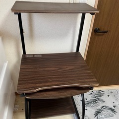 パソコンテーブルの画像