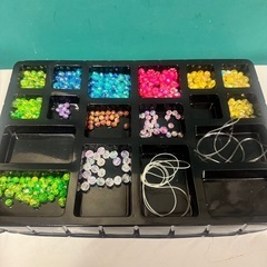 キラキラビーズ アクセサリー作りの画像