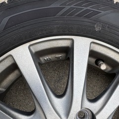 取引中　スタッドレスタイヤ４本セットの画像