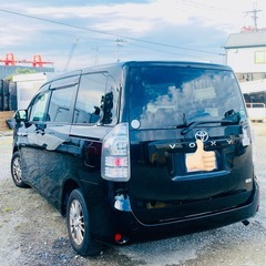 ヴォクシー　2013- 8人乗り(シト)の画像