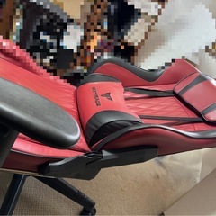 ゲーミングチェア フルフラット　リクライニング フットレスト付きの画像