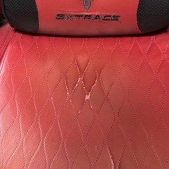 ゲーミングチェア フルフラット　リクライニング フットレスト付きの画像