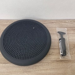 TANITA バランスクッション 黒 ポンプ付きの画像