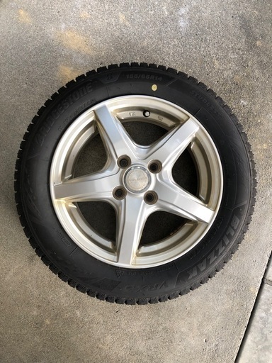 スタッドレスタイヤ　ホイール付き