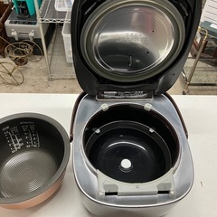 O2511-610 東芝 真空圧力IHジャー炊飯器 RC-10E9VS 2021年製 通電確認済み 5.5合炊き 中古の画像