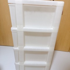 リビングチェスト4段/衣装ケースの画像