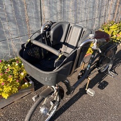 【すぐ乗れます！29日まで！】カーキ色の自転車（カゴ・両立スタンド付）の画像