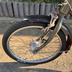 【すぐ乗れます！29日まで！】カーキ色の自転車（カゴ・両立スタンド付）の画像