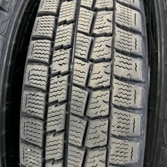 145/80R13 ダンロップ冬タイヤ 2018年製造 バリ溝 4本の画像